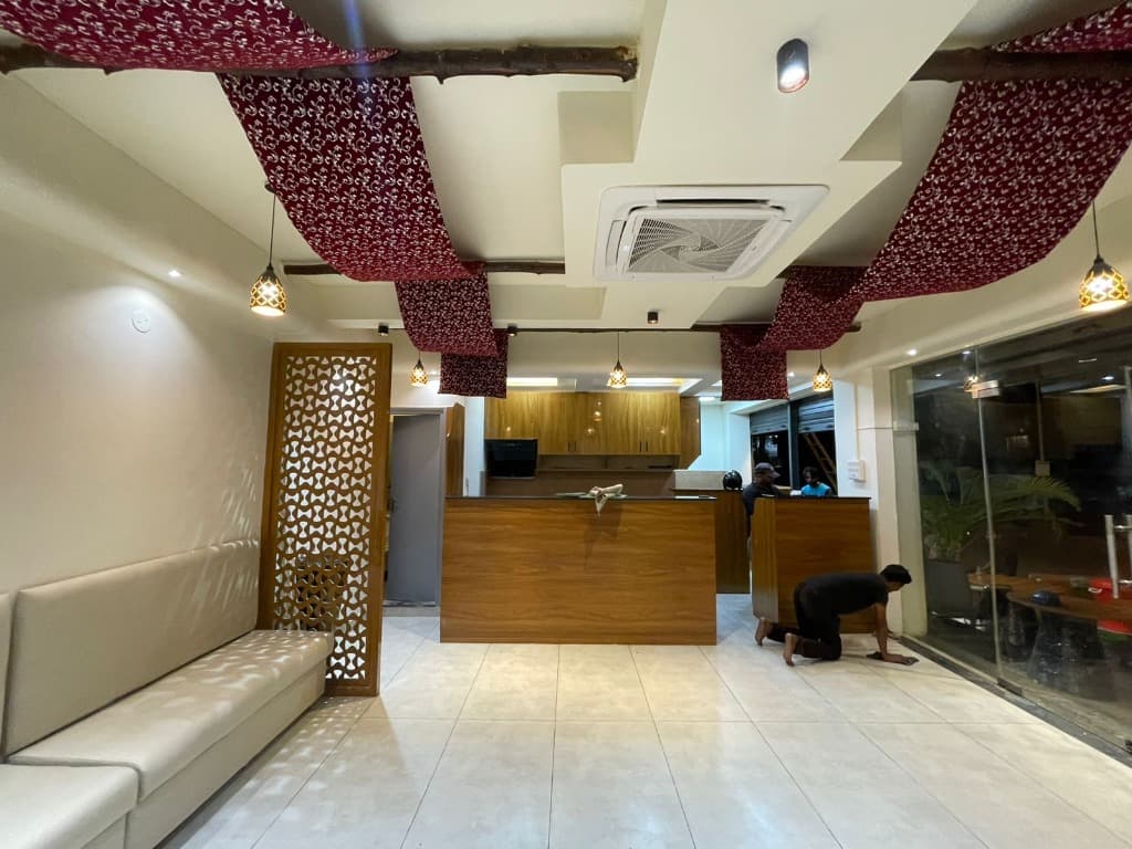 Cafe Iranica gallery 12